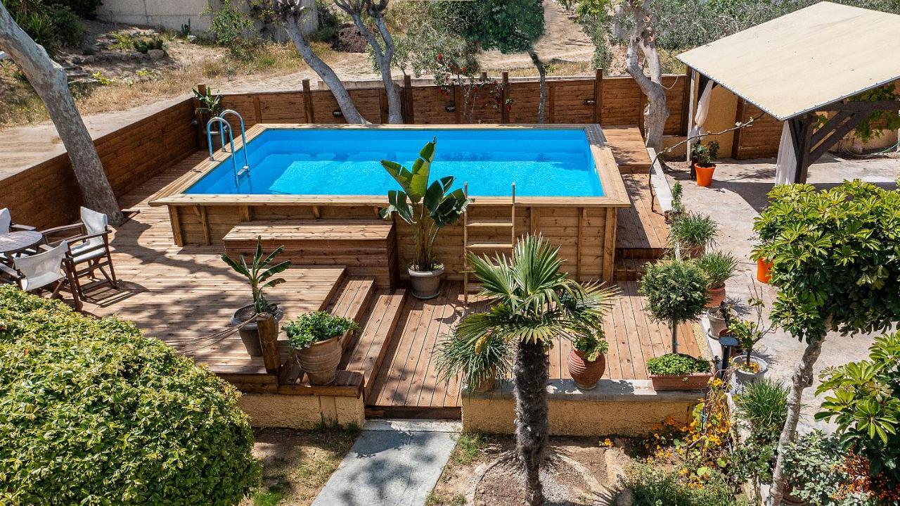 マスティハリ Selana House With Outdoor Poolヴィラ エクステリア 写真