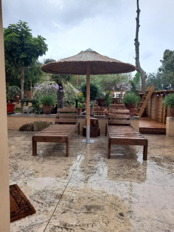 マスティハリ Selana House With Outdoor Poolヴィラ エクステリア 写真